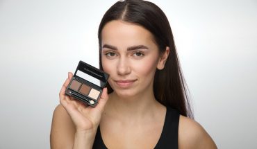 makeup with eyebrow shadows